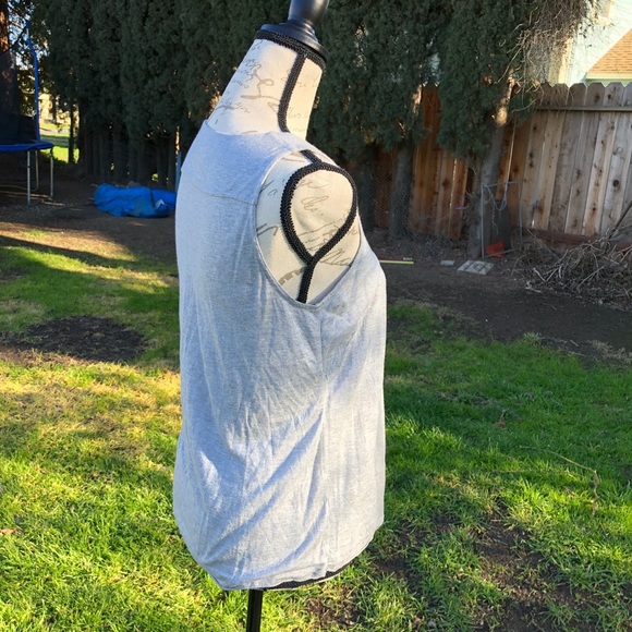 Ann Taylor LOFT petites Gray sleeveless blouse - Picture 4 of 4